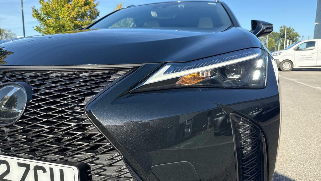 Lexus UX 250H 2.0 F-sport Cvt Premium Plussunroof  #19