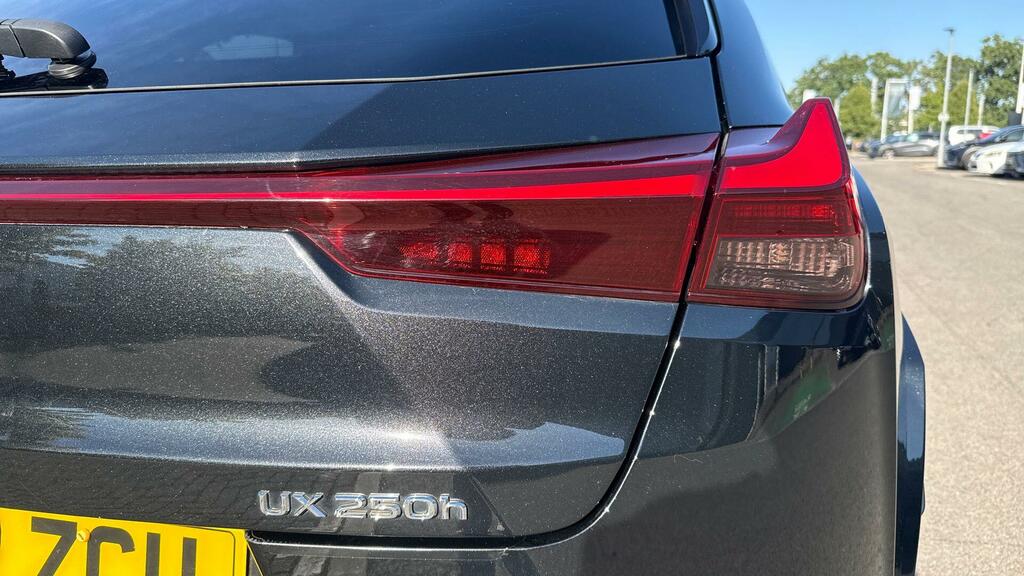 Lexus UX 250H 2.0 F-sport Cvt Premium Plussunroof  #20