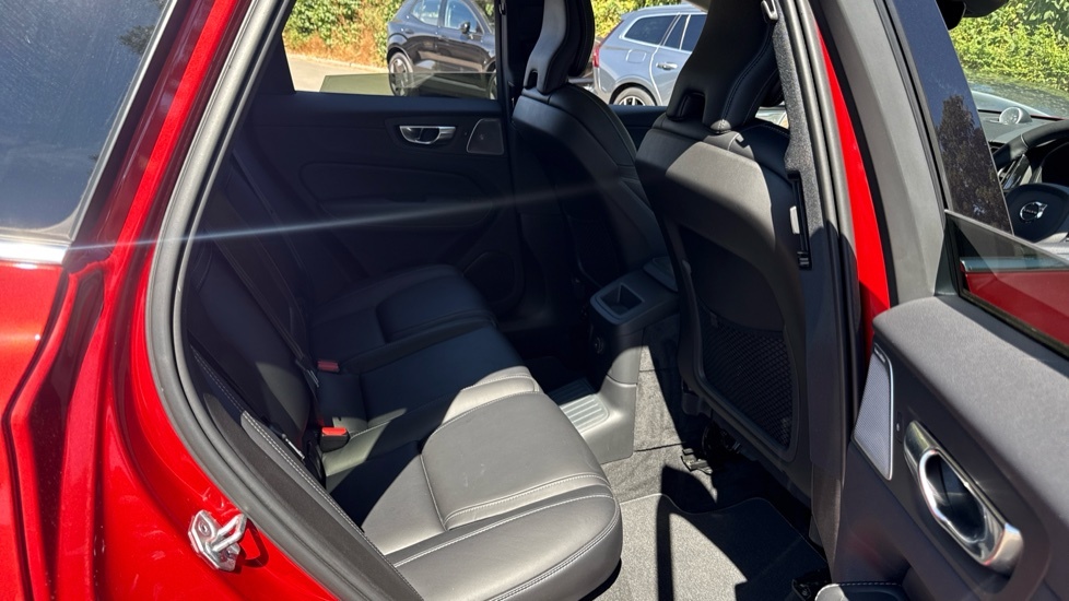 Volvo XC60 Recharge Ultimate, T8 Awd Plug-in Hybrid, Red #6