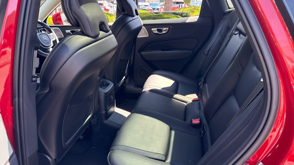 Volvo XC60 2.0H T8 Recharge 18.8Kwh Inscription Pro Awd Black #31