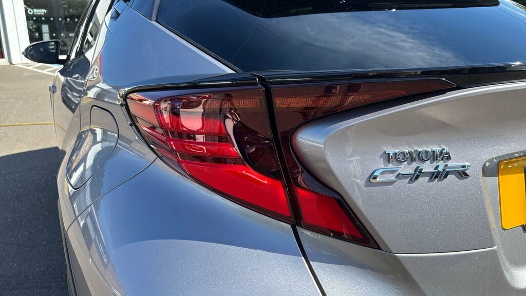 Toyota C-Hr 1.8 Hybrid Gr Sport Cvt White #21