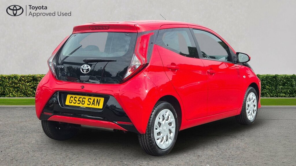 Toyota Aygo 1.0 Vvt-i X-play X-shift Euro 6 Red #2
