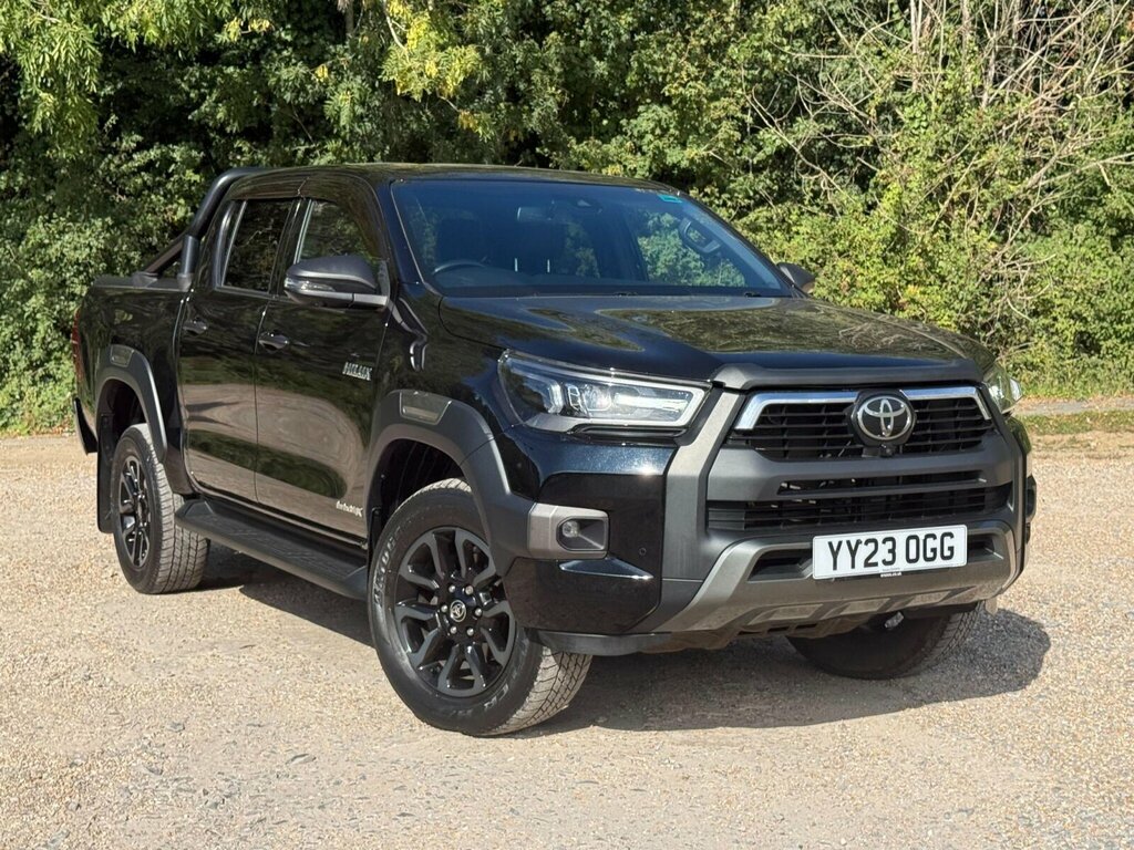 Toyota HILUX 2.8 D-4d Invincible X 4Wd Euro 6 Ss Black