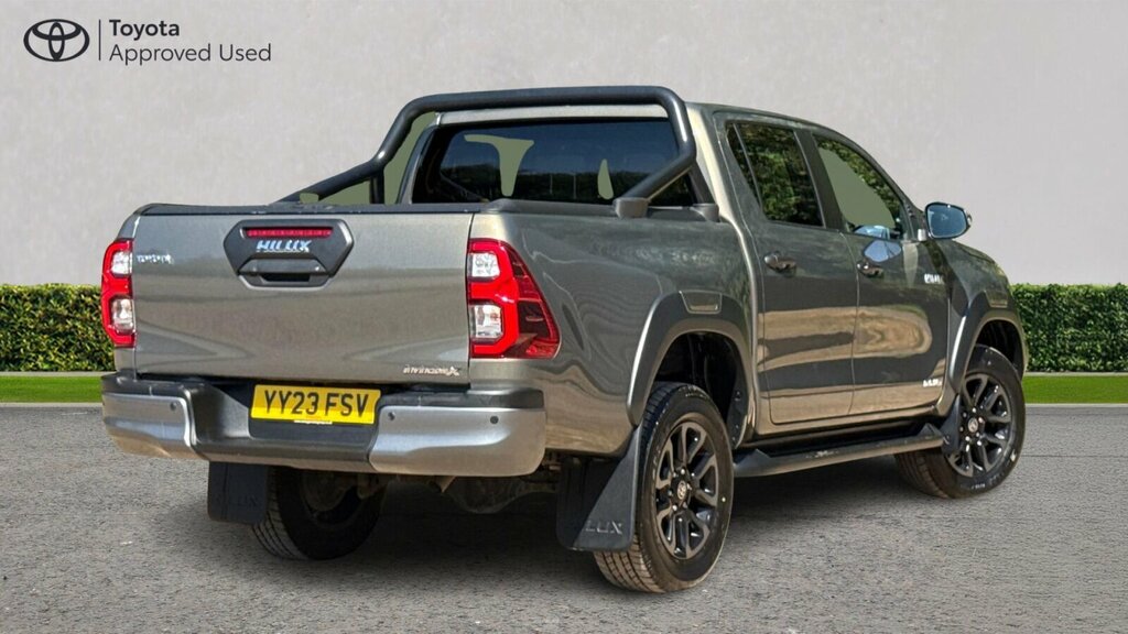 Toyota HILUX 2.8 D-4d Invincible X 4Wd Euro 6 Ss YY23FSV Brown #3