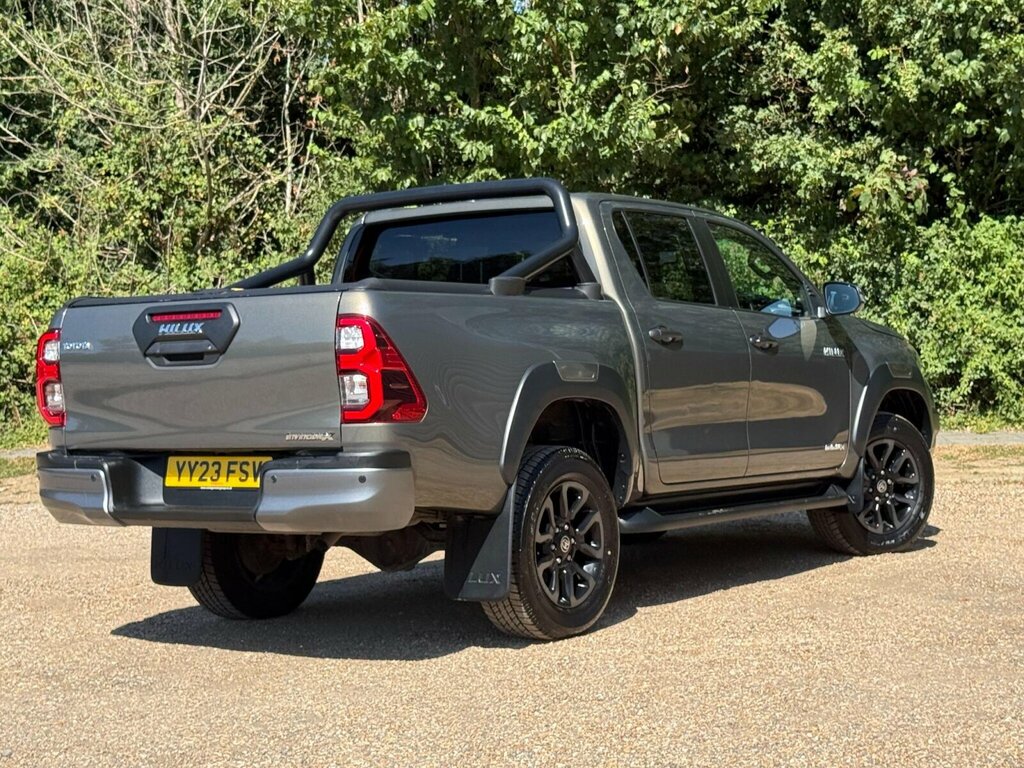 Toyota HILUX 2.8 D-4d Invincible X 4Wd Euro 6 Ss YY23FSV Brown #4