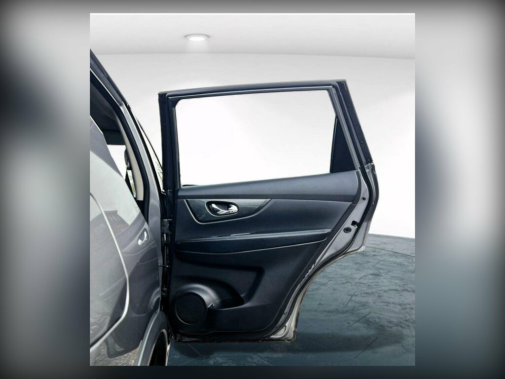 Nissan X-Trail Tekna Black #36