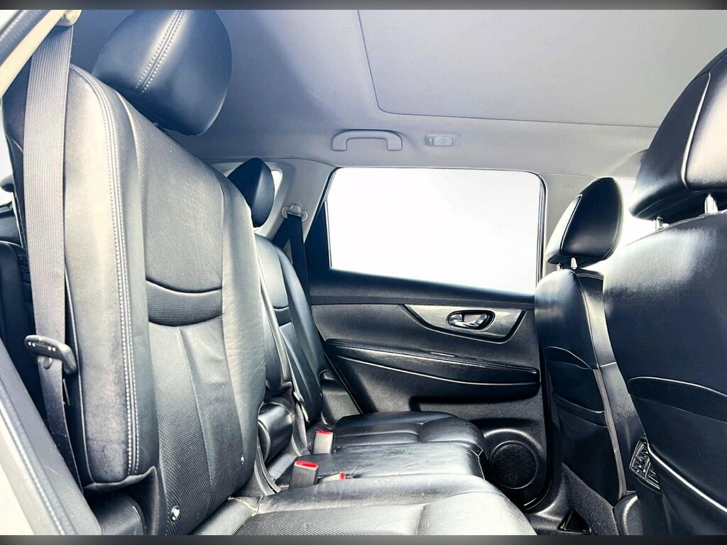 Nissan X-Trail Tekna Black #10