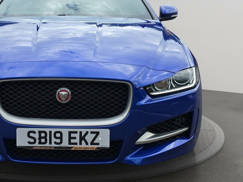 Jaguar XE 2.0I R-sport 200Ps Saloon 4-Door Black #45