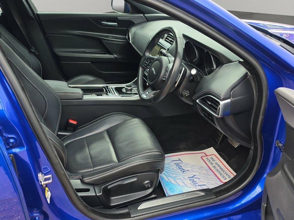Jaguar XE 2.0I R-sport 200Ps Saloon 4-Door Black #16