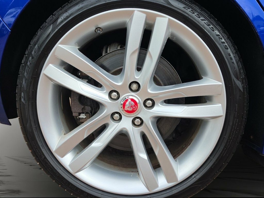 Jaguar XE 2.0I R-sport 200Ps Saloon 4-Door Black #20