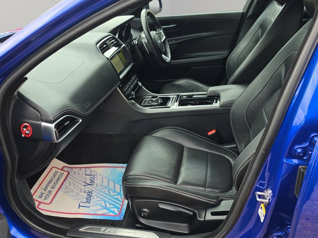 Jaguar XE 2.0I R-sport 200Ps Saloon 4-Door Black #17
