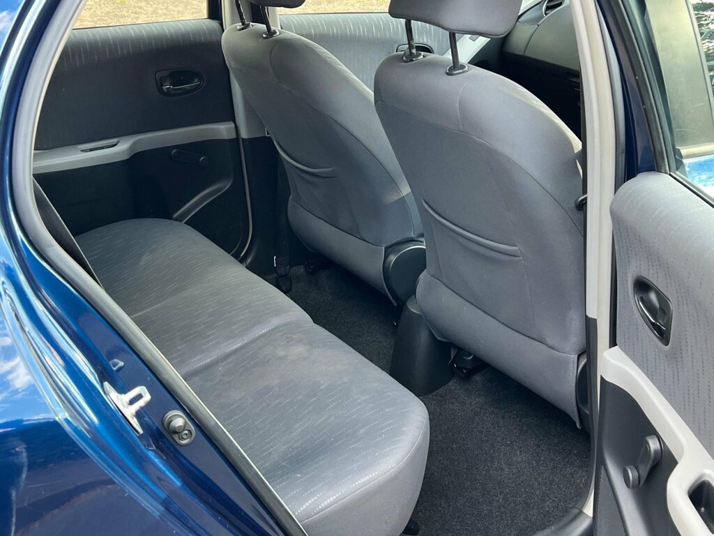Toyota Yaris Hatchback Vvt Red #10