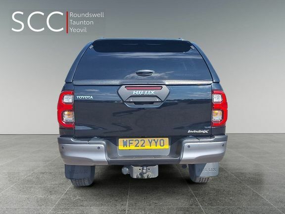 Toyota HILUX Invincible X Dc 2.8D Black #5