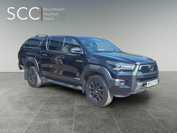 Toyota HILUX Invincible X Dc 2.8D Black