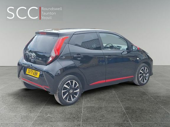 Toyota Aygo X X-trend Tss Black #6
