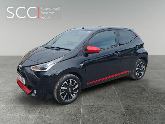 Toyota Aygo X X-trend Tss Black #2