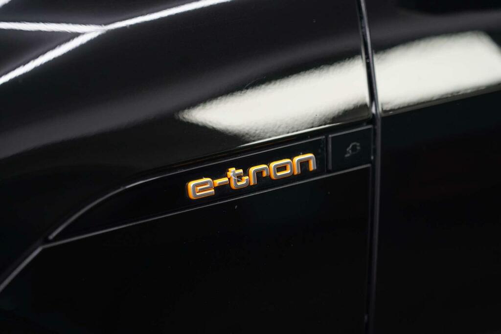 Audi E-tron Suv 55 S Line Sportback Quattro 95Kwh 20 DL03WEY Black #4