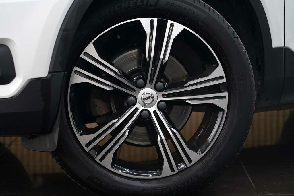 Volvo XC40 2.0 B4 Mhev Inscription Pro Euro 6 Ss White #3