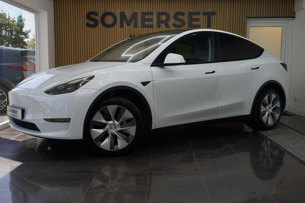 Tesla Model Y Suv Dual Motor Long Range 4Wde 202424 White