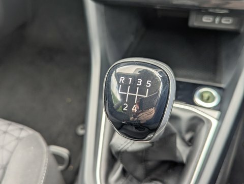 Volkswagen T-Cross Se Tsi LL23FKM Grey #3