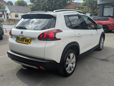 Peugeot 2008 Gt Line 1.2 Puretech 130 Eat6 Black #3