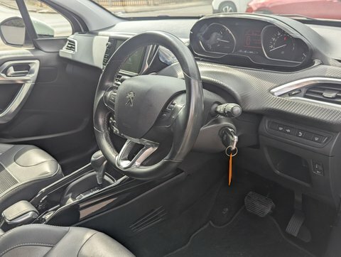 Peugeot 2008 Gt Line 1.2 Puretech 130 Eat6 Black #15