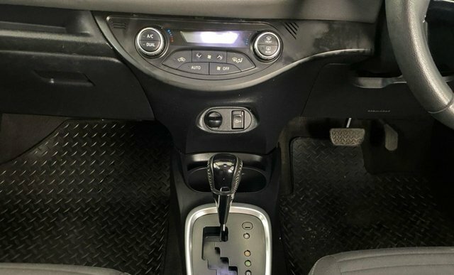 Toyota Yaris Vvt-i Excel Blue #12