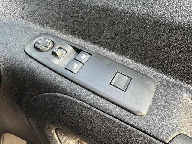 Vauxhall Combo-e Life Life 100Kw Design XL 52Kwh 7 Sea Grey #13