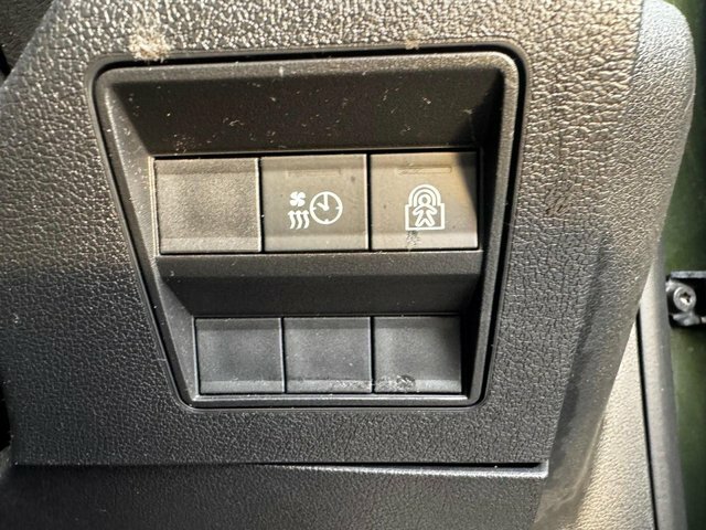 Vauxhall Combo-e Life Life 100Kw Design XL 52Kwh 7 Sea Grey #17