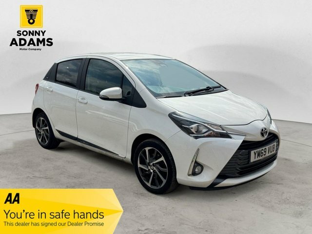 Toyota Yaris 1.5 Vvt-i Y20 Hatchback Euro 6 White