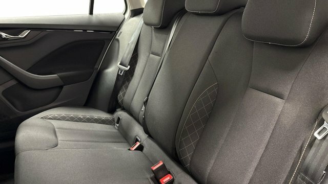 Skoda Kamiq Tsi Se Suv White #5