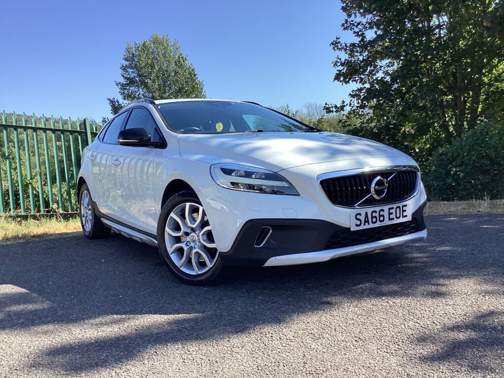 Volvo V40 Cross Country 1.5L Pro White #6