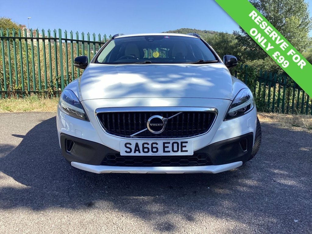 Volvo V40 Cross Country 1.5L Pro White #2