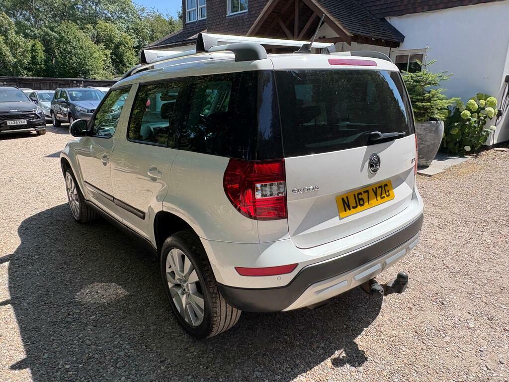 Skoda Yeti 1.2 Tsi Se L Drive Outdoor Dsg Euro 6 S S NJ67YZG White #5