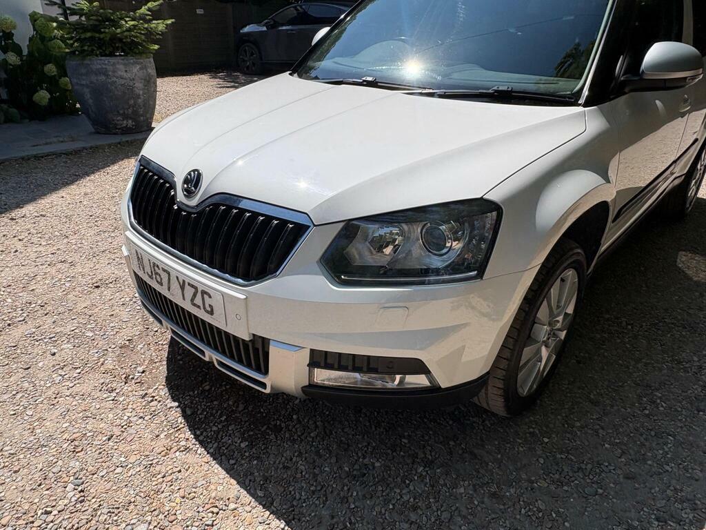 Skoda Yeti 1.2 Tsi Se L Drive Outdoor Dsg Euro 6 S S NJ67YZG White #4