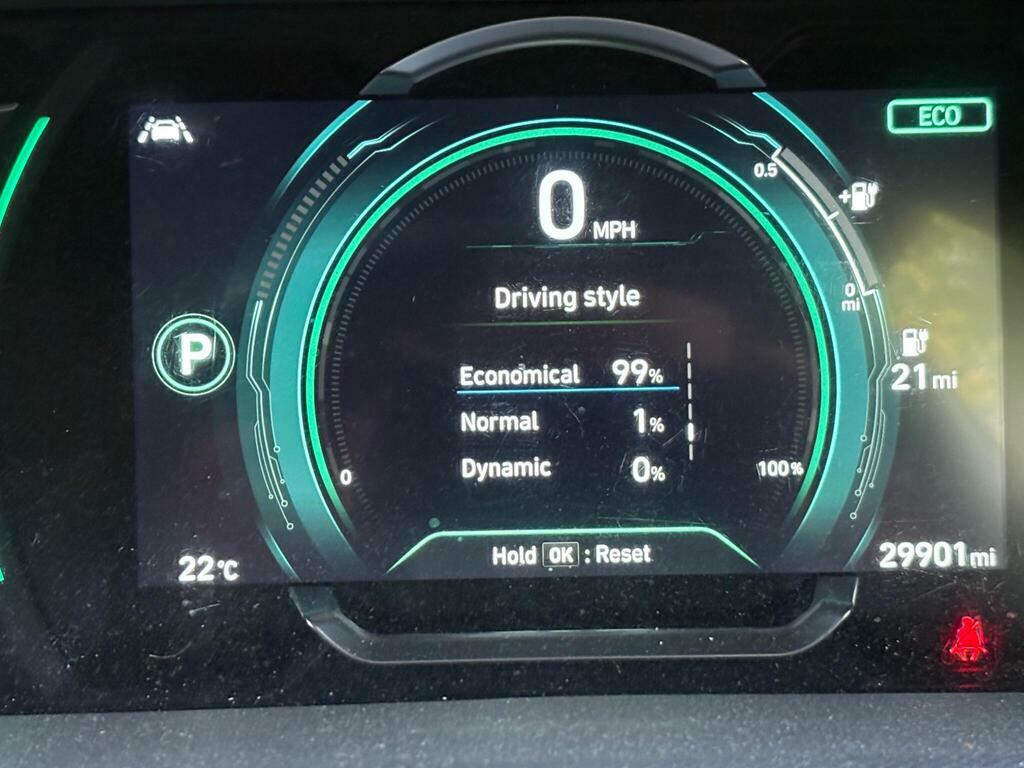 Hyundai Ioniq 1.6L Premium White #37
