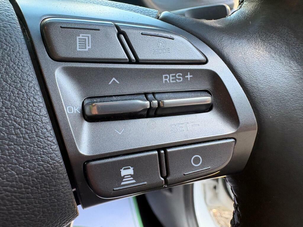 Hyundai Ioniq 1.6L Premium White #26