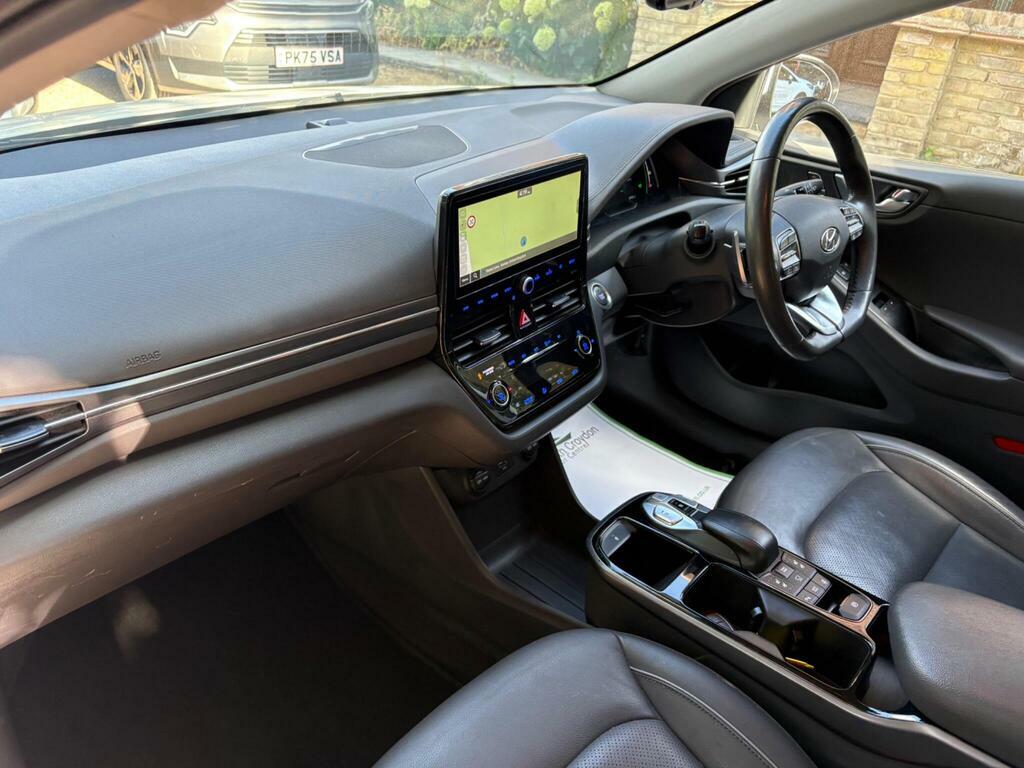 Hyundai Ioniq 1.6L Premium White #15