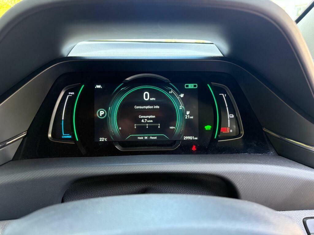 Hyundai Ioniq 1.6L Premium White #36