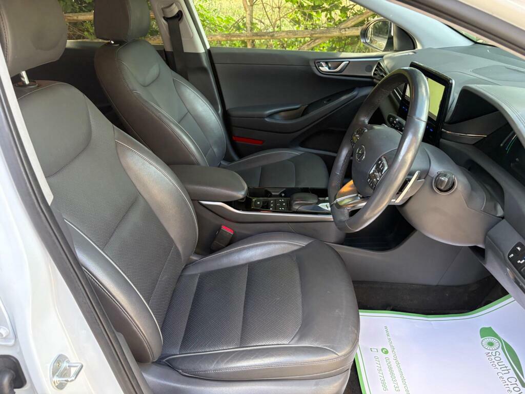 Hyundai Ioniq 1.6L Premium White #18