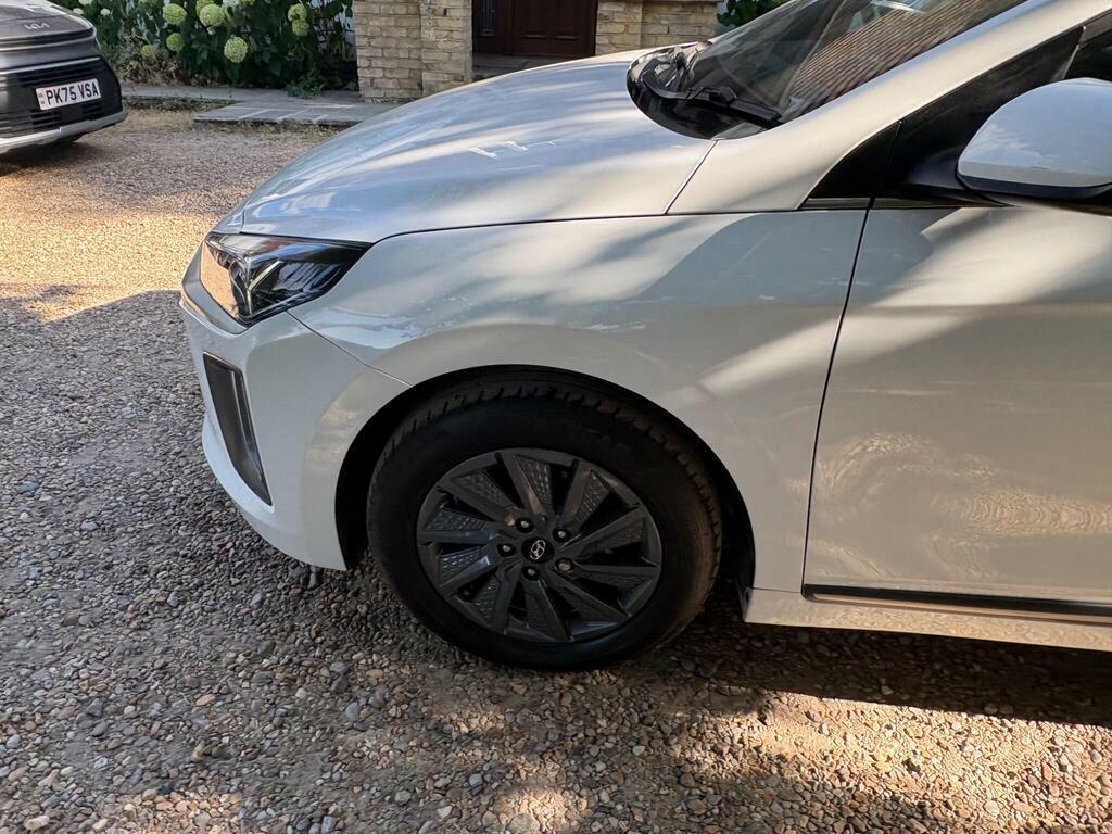 Hyundai Ioniq 1.6L Premium White #44