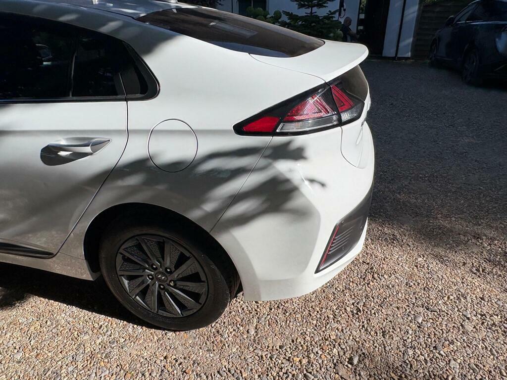 Hyundai Ioniq 1.6L Premium White #43