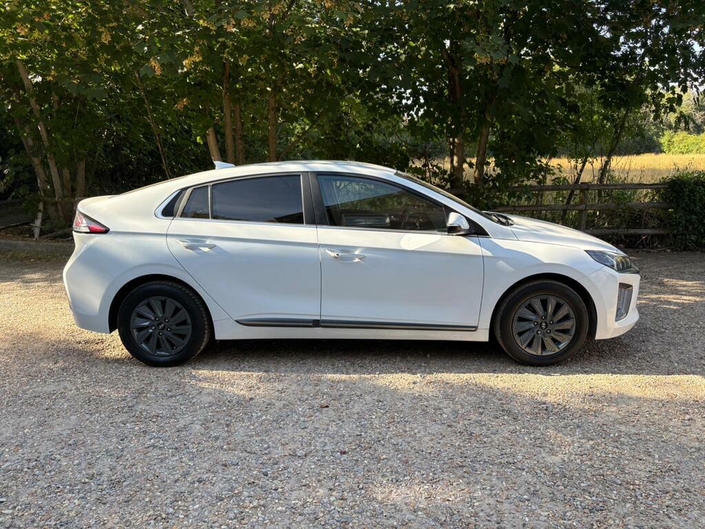 Hyundai Ioniq 1.6L Premium White #12
