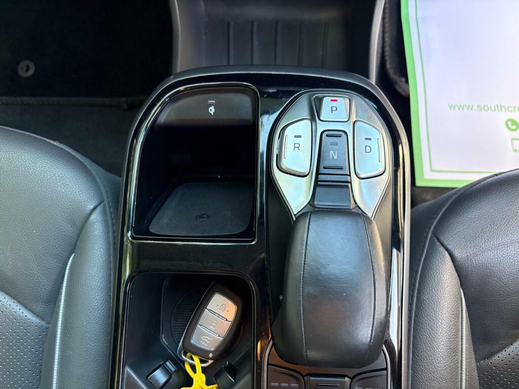 Hyundai Ioniq 1.6L Premium White #46