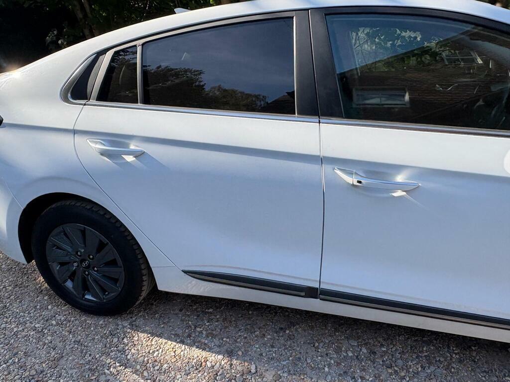 Hyundai Ioniq 1.6L Premium White #8