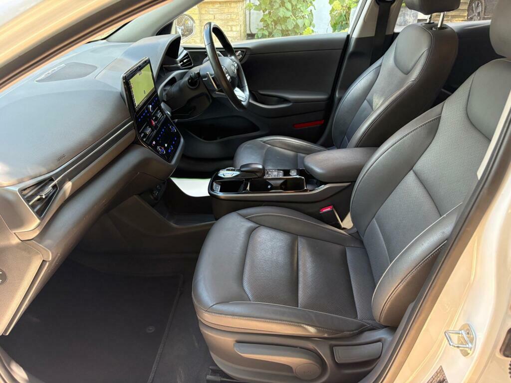 Hyundai Ioniq 1.6L Premium White #40