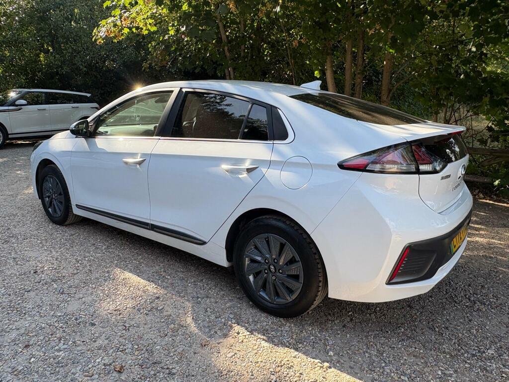 Hyundai Ioniq 38.3Kwh Premium Se White #4