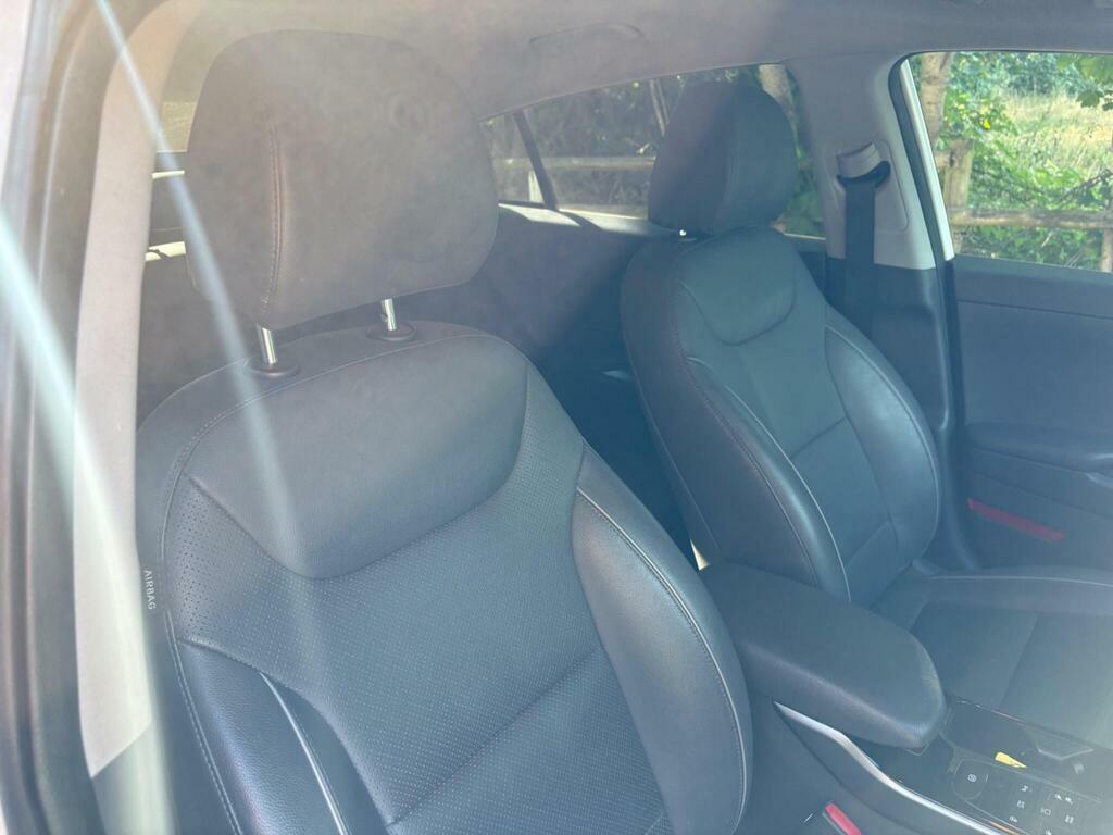 Hyundai Ioniq 1.6L Premium White #19