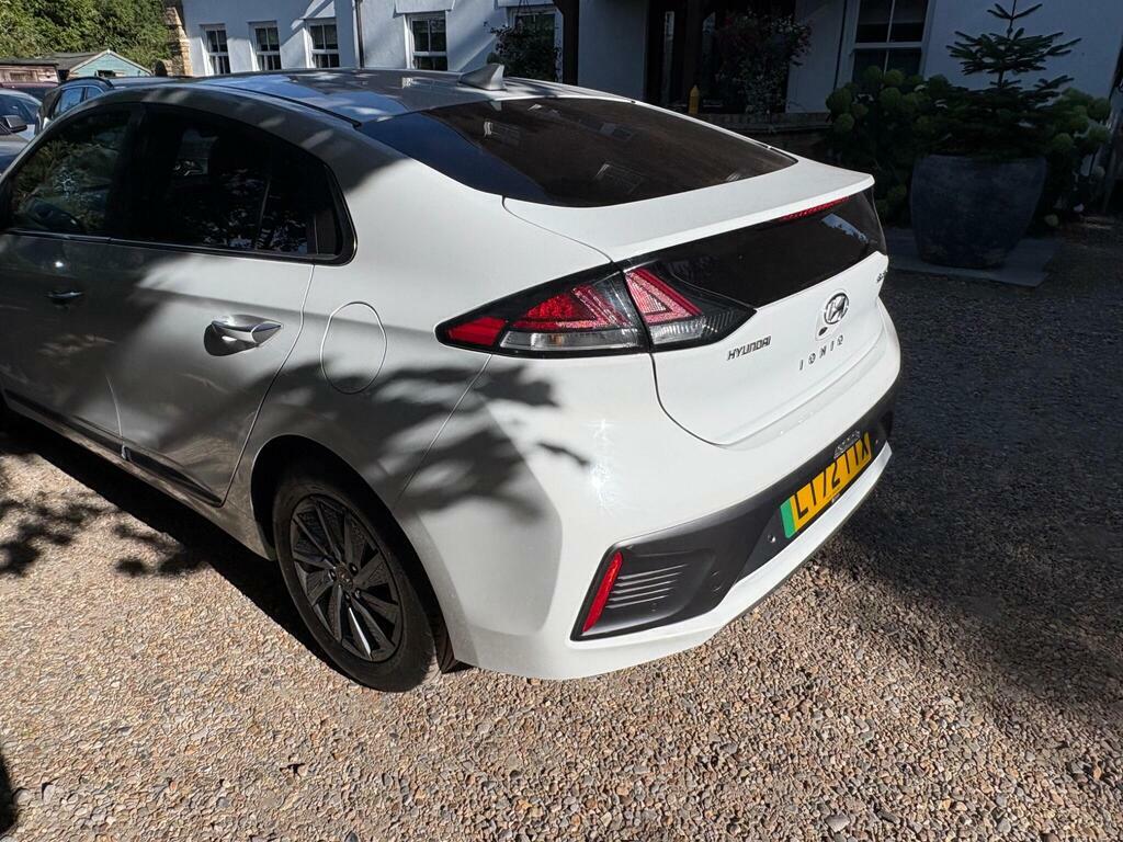Hyundai Ioniq 1.6L Premium White #42