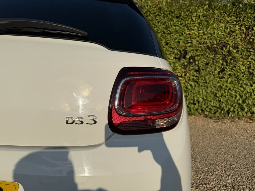 DS DS 3 1.6 Bluehdi 120 Ps Prestige Hatchb White #39